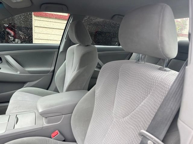 Used 2010 Toyota Camry LE FWD image 10