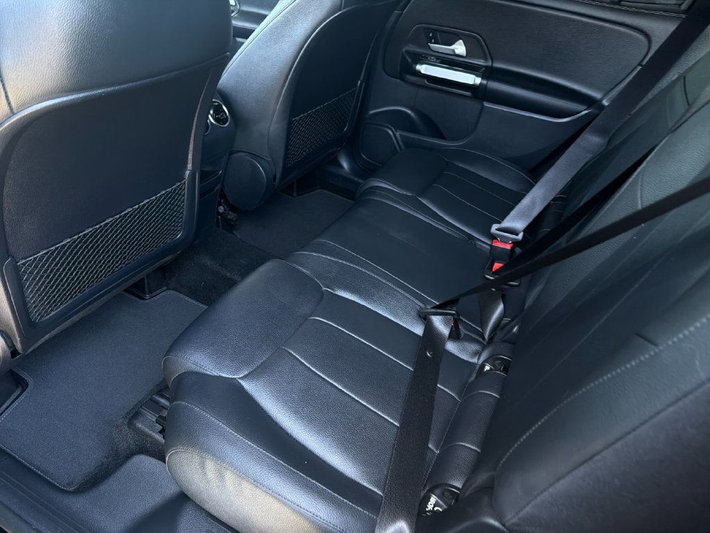 Used 2022 Mercedes-Benz GLB 250 image 12