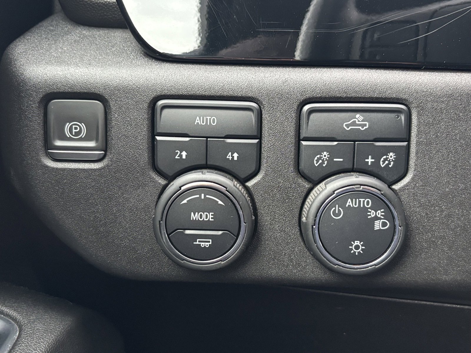 Used 2024 Chevrolet Silverado 1500 LT w/ Protection Package image 4