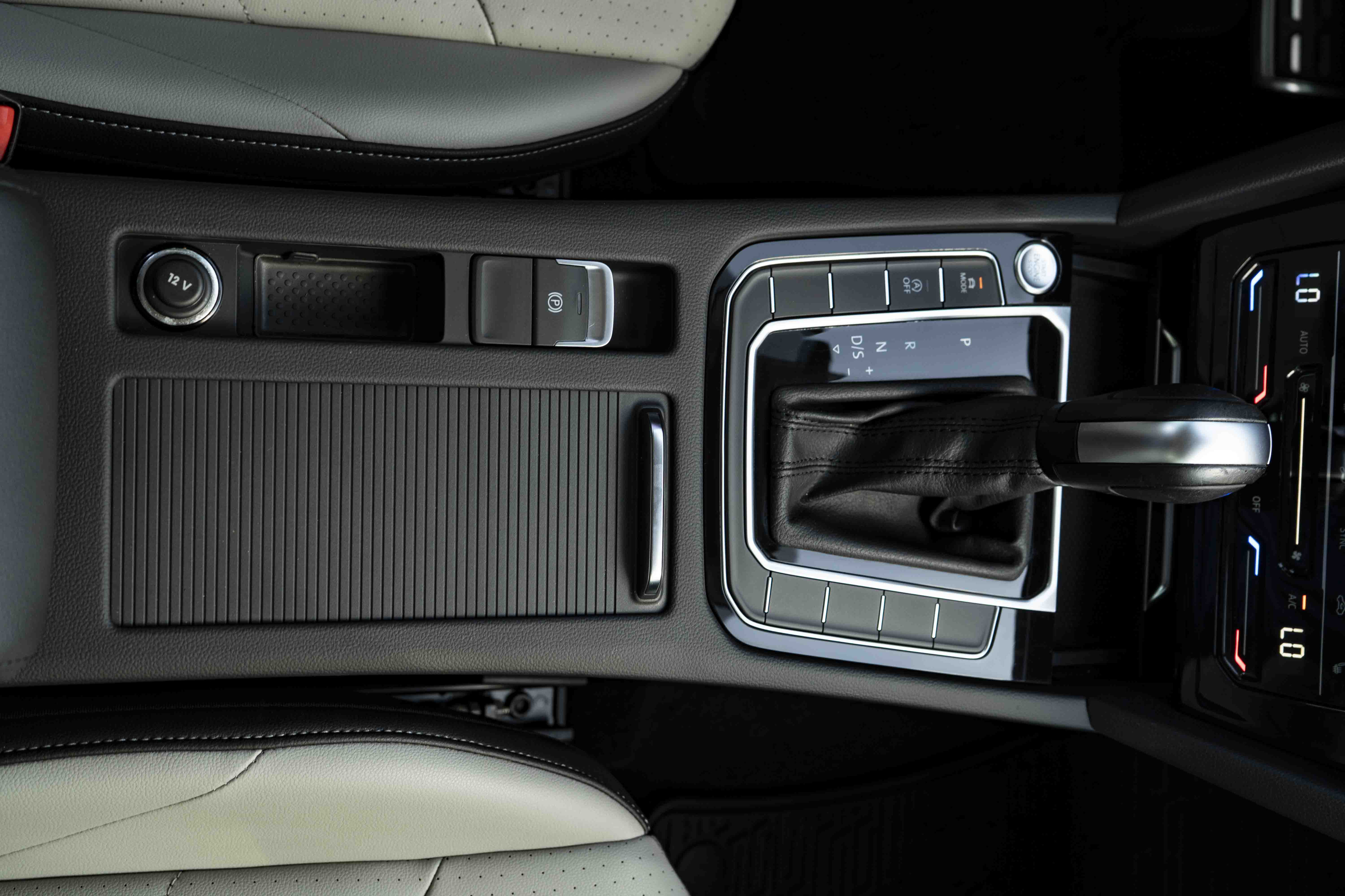 Certified 2021 Volkswagen Arteon SE w/ Arteon MDO Package FWD image 25
