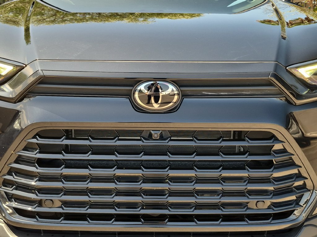 Used 2025 Toyota Grand Highlander AWD Hybrid image 36