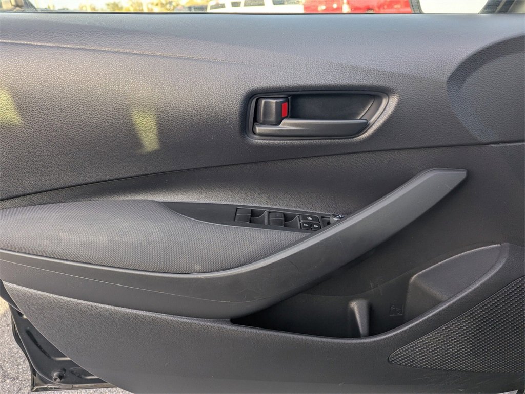 Used 2022 Toyota Corolla LE image 22