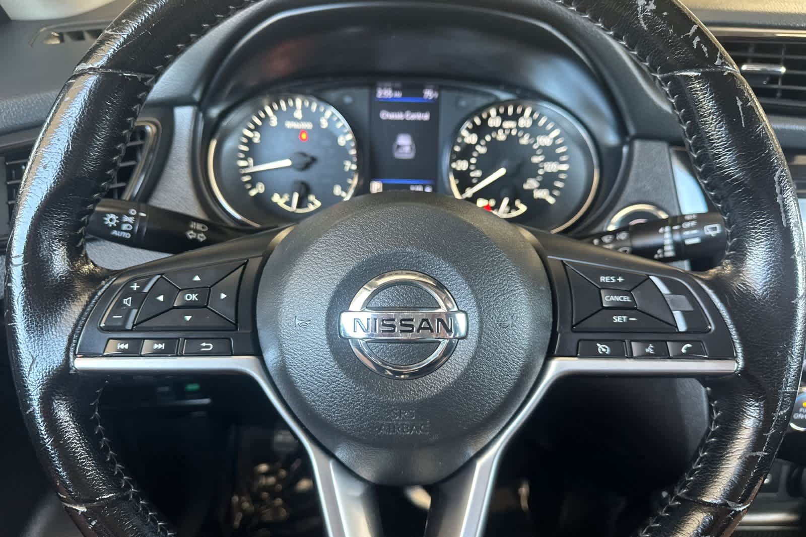 Used 2020 Nissan Rogue SV FWD image 23