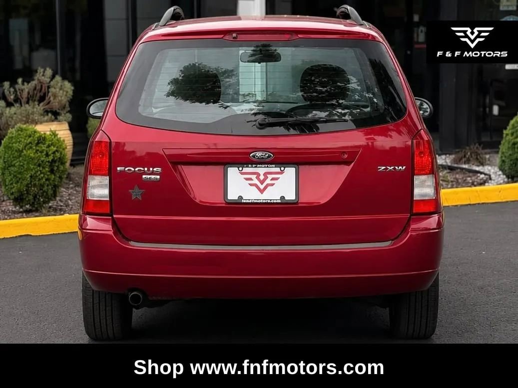 Used 2005 Ford Focus SE FWD image 8