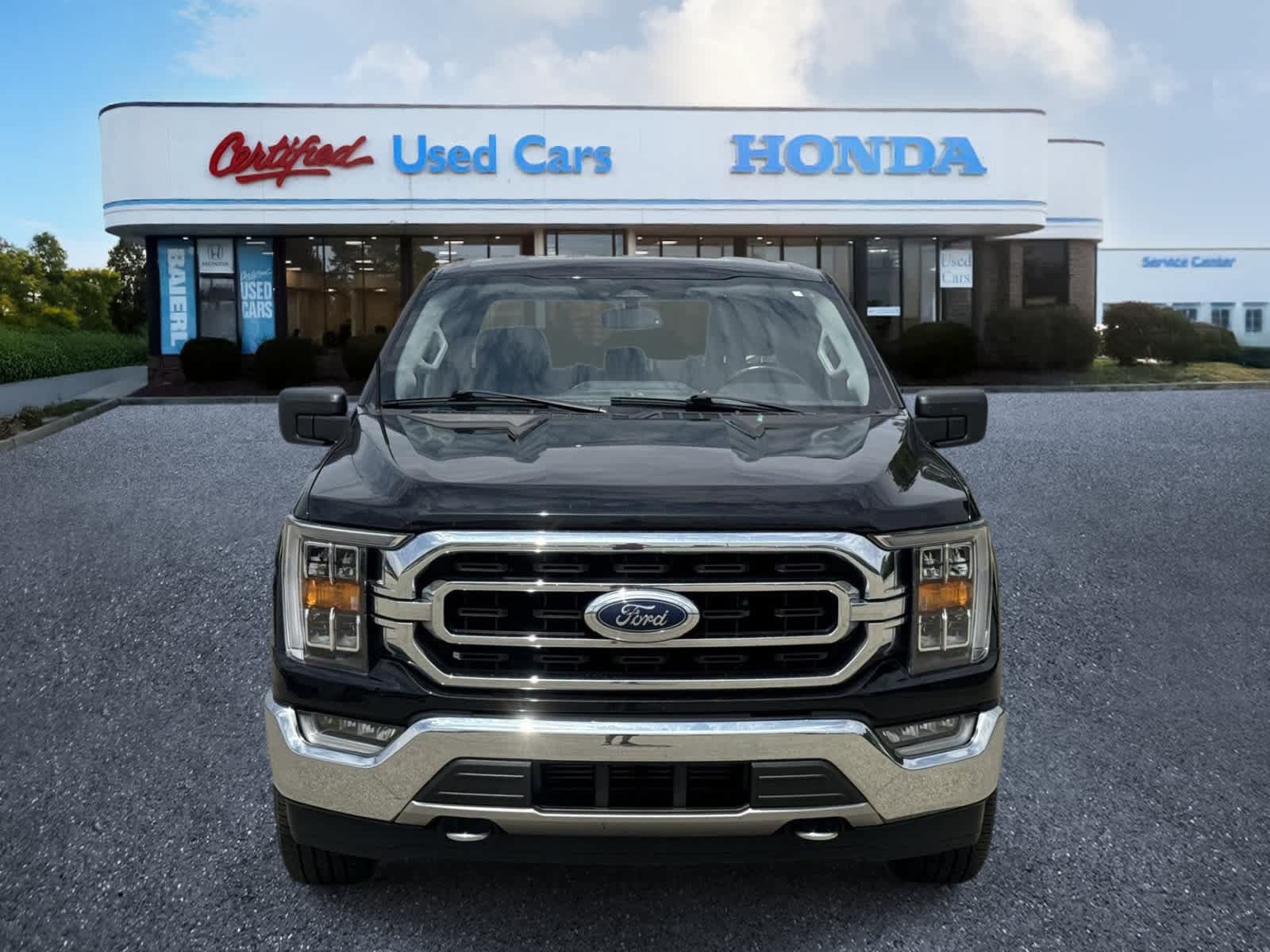 Used 2021 Ford F150 XLT w/ Equipment Group 302A High AWD/4WD image 8