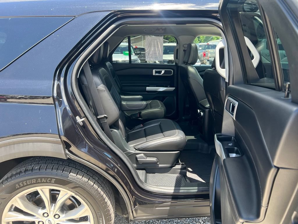 Used 2021 Ford Explorer XLT w/ Equipment Group 202A AWD/4WD image 20