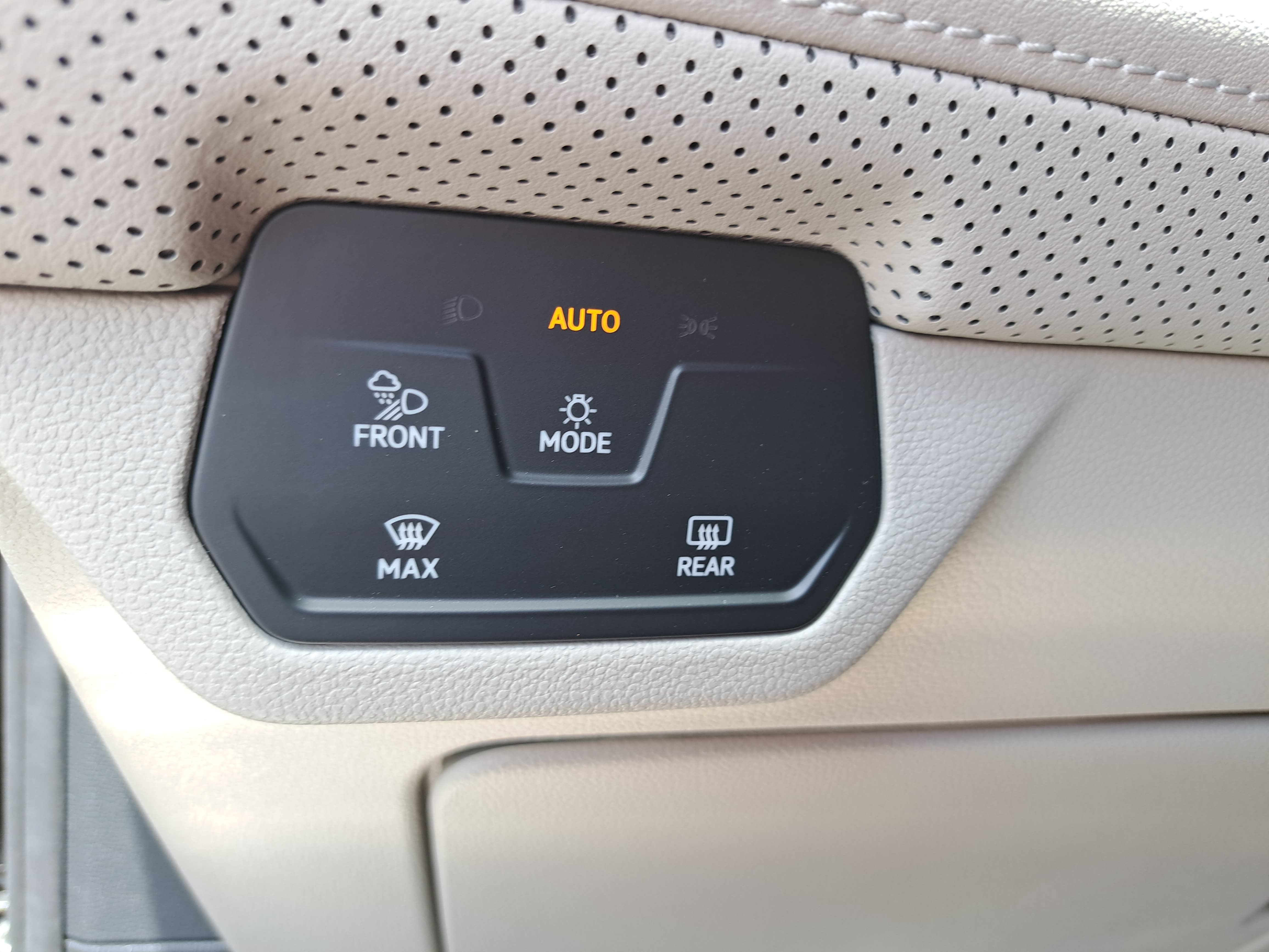 New 2026 Volkswagen Atlas SE FWD image 27