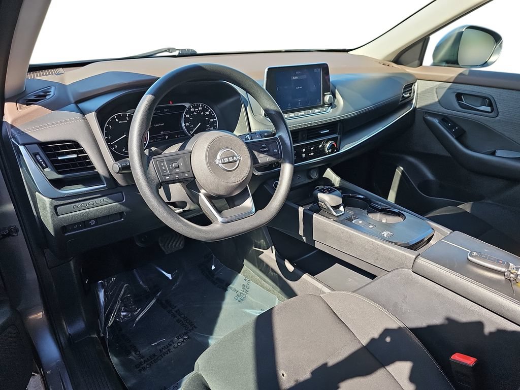 Used 2023 Nissan Rogue S FWD image 16