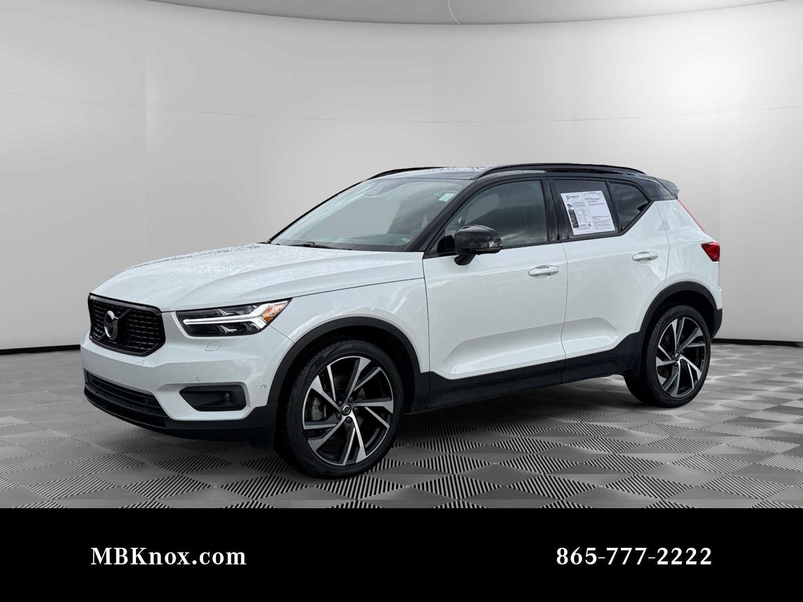 Used 2022 Volvo XC40 T5 R-Design w/ Advanced Package
