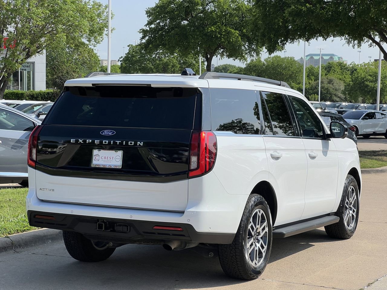 Used 2025 Ford Expedition Active image 4