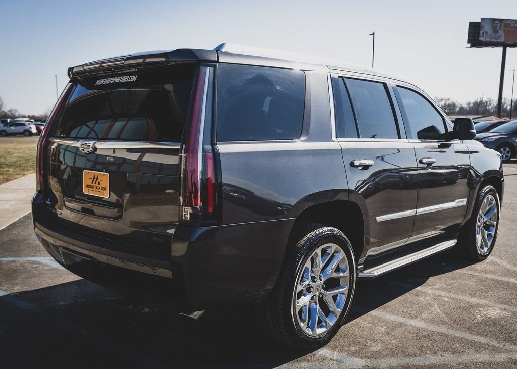 Used 2015 Cadillac Escalade Luxury image 28