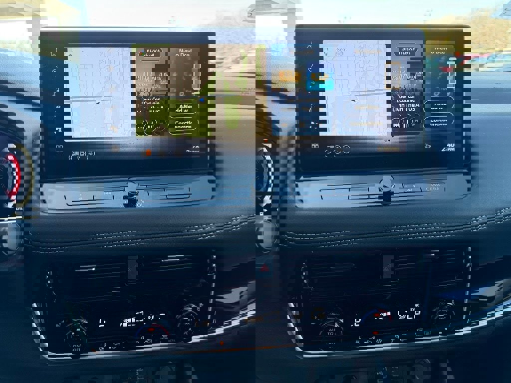 Certified 2025 Nissan Rogue SL image 13