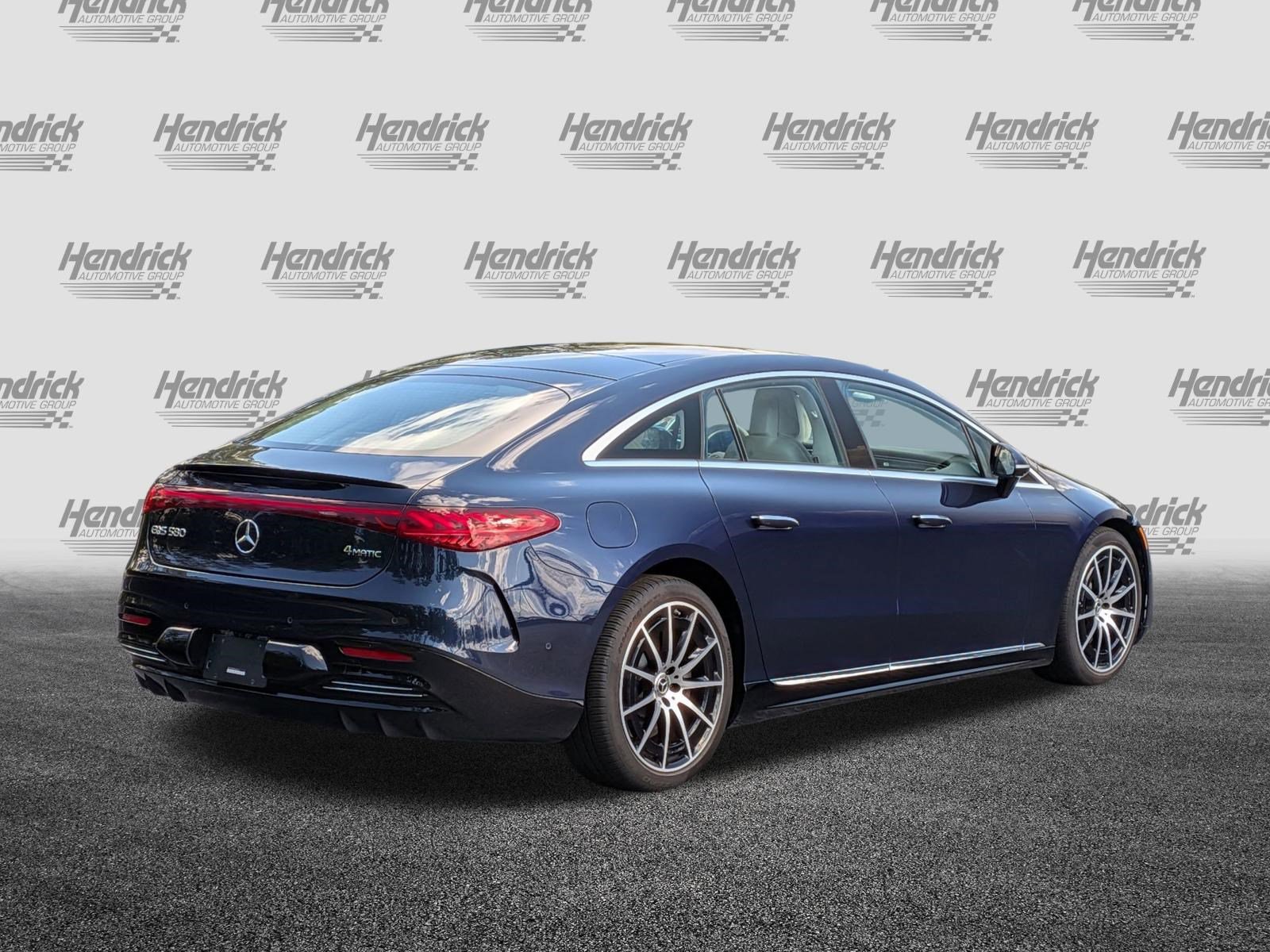 Used 2022 Mercedes-Benz EQS 580 4MATIC Sedan image 10