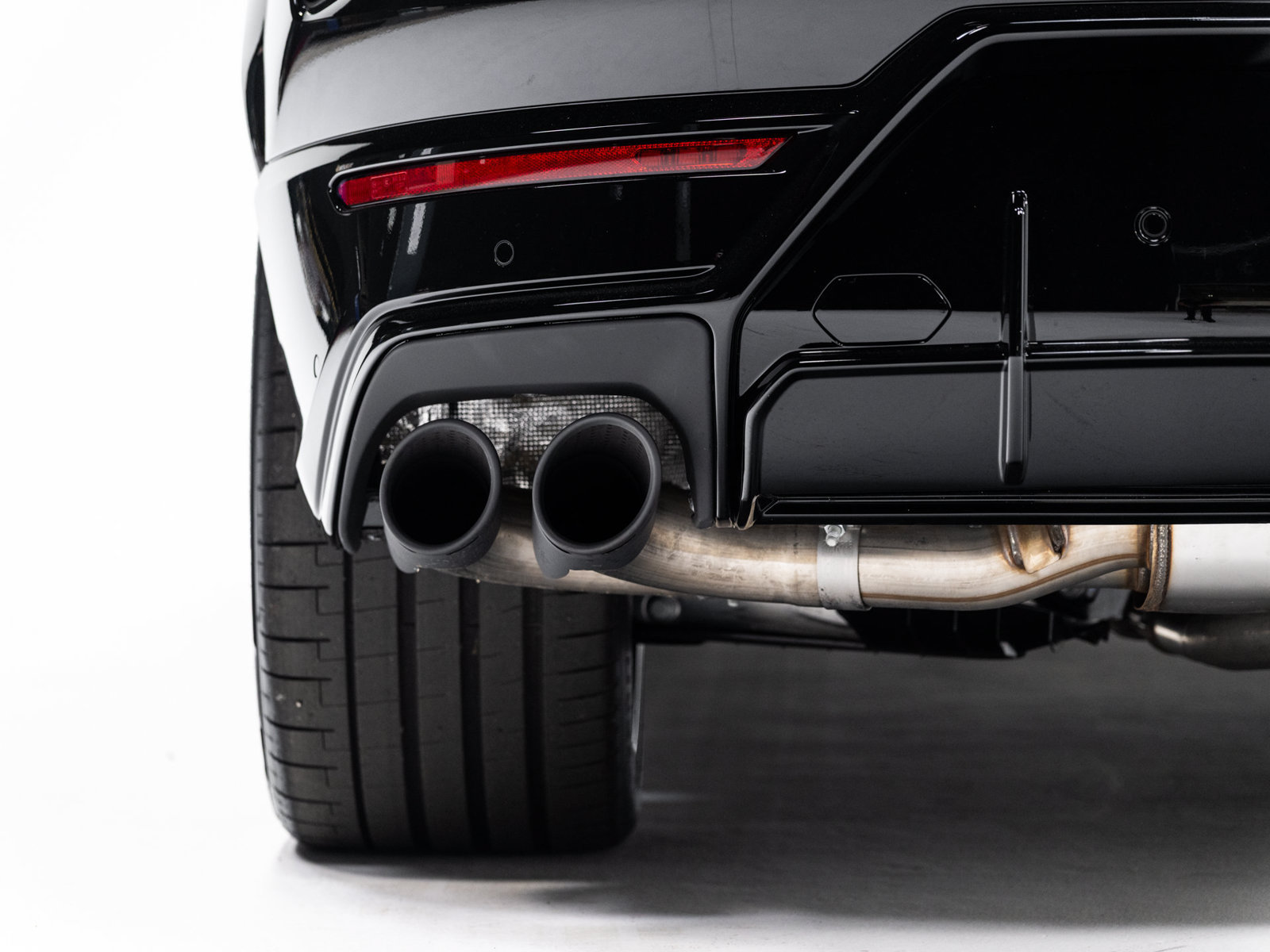 Used 2025 Lamborghini Urus SE AWD/4WD image 23