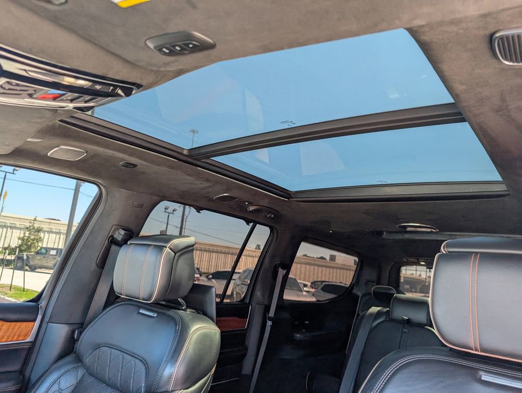 Used 2022 Jeep Grand Wagoneer Series III w/ Rear Seat Video Group 1 image 21