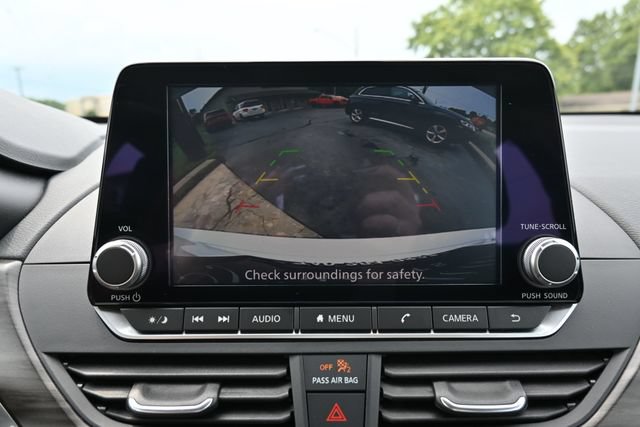 Used 2025 Nissan Altima 2.5 SV FWD image 39