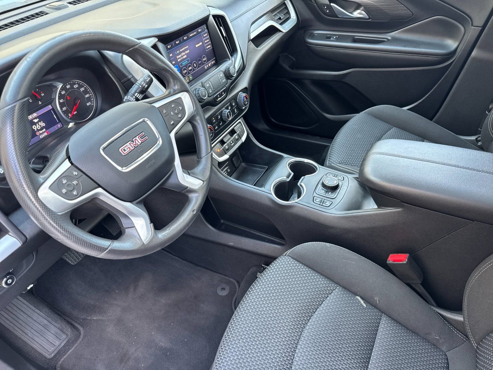 Used 2023 GMC Terrain SLE w/ Driver Convenience Package image 9