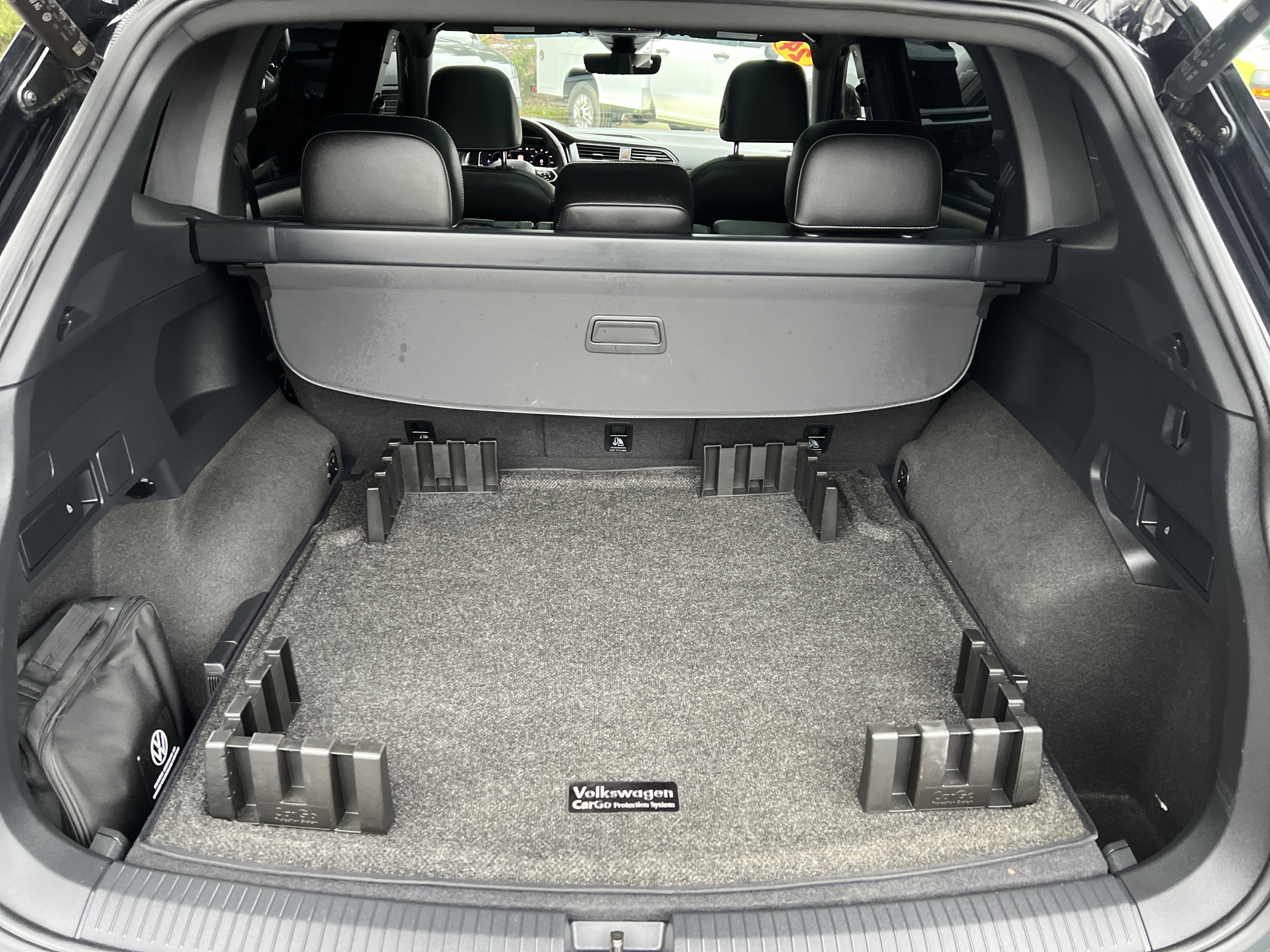 Used 2024 Volkswagen Tiguan SEL R-Line image 32