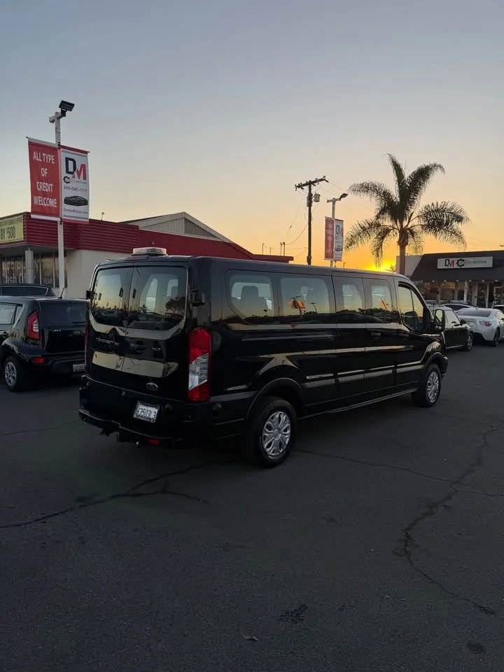 Used 2019 Ford Transit 350 XLT image 4