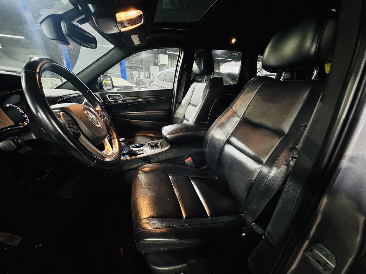 Used 2020 Jeep Grand Cherokee Limited AWD/4WD image 10