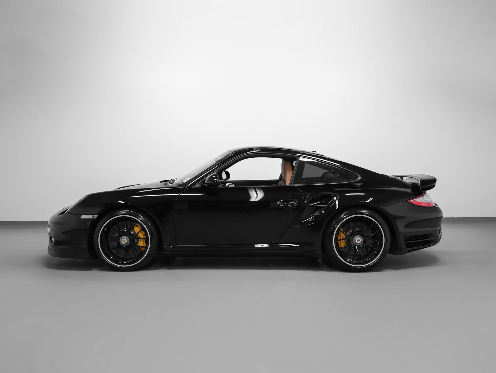 Used 2012 Porsche 911 Turbo S AWD/4WD image 2