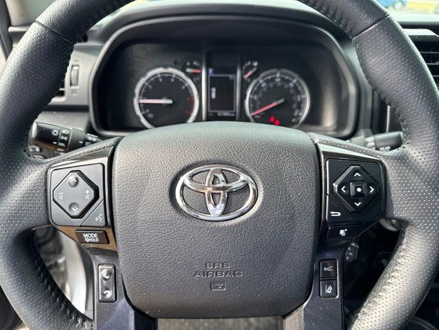 Used 2021 Toyota 4Runner TRD Off-Road Premium w/ Moonroof Package AWD/4WD image 43