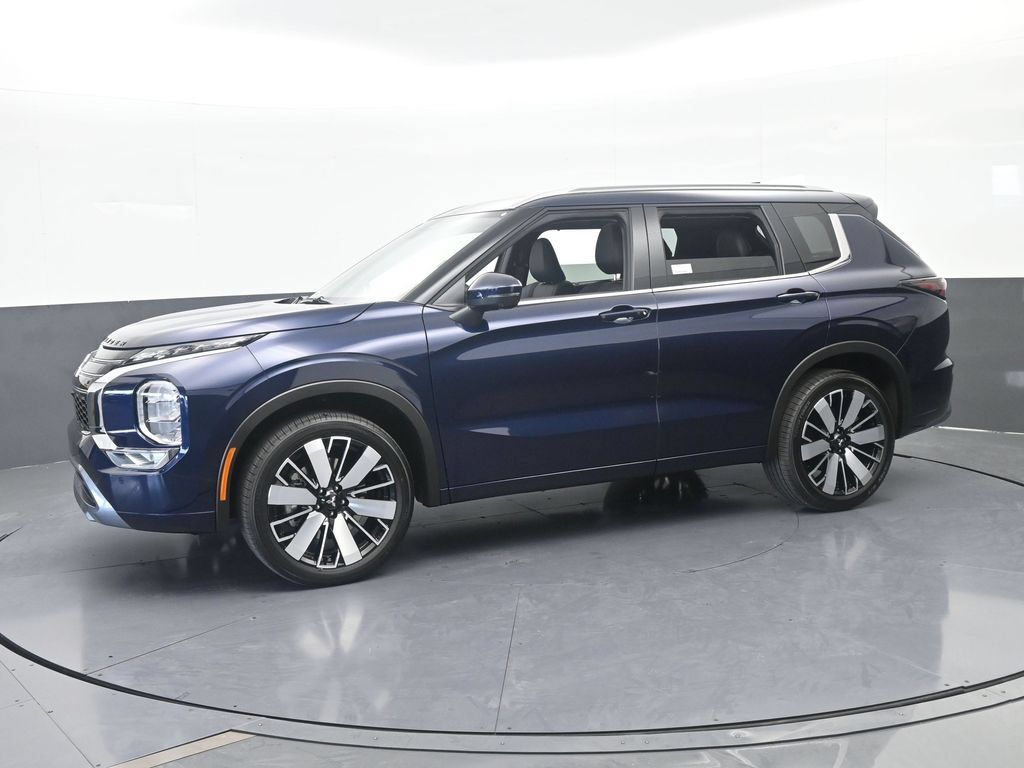 New 2026 Mitsubishi Outlander SEL FWD image 2