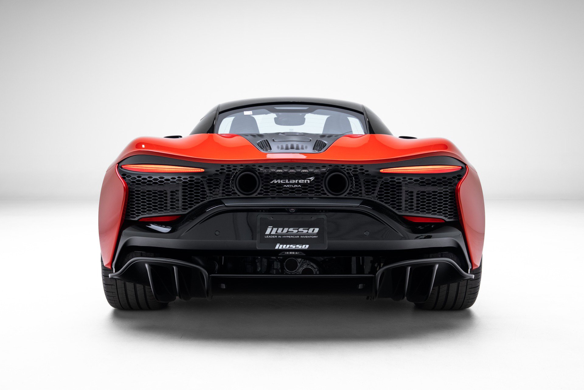 Used 2024 McLaren Artura image 22