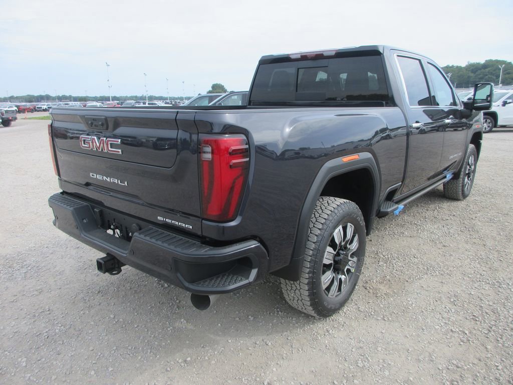 New 2026 GMC Sierra 2500 Denali w/ Denali Reserve Package AWD/4WD image 4