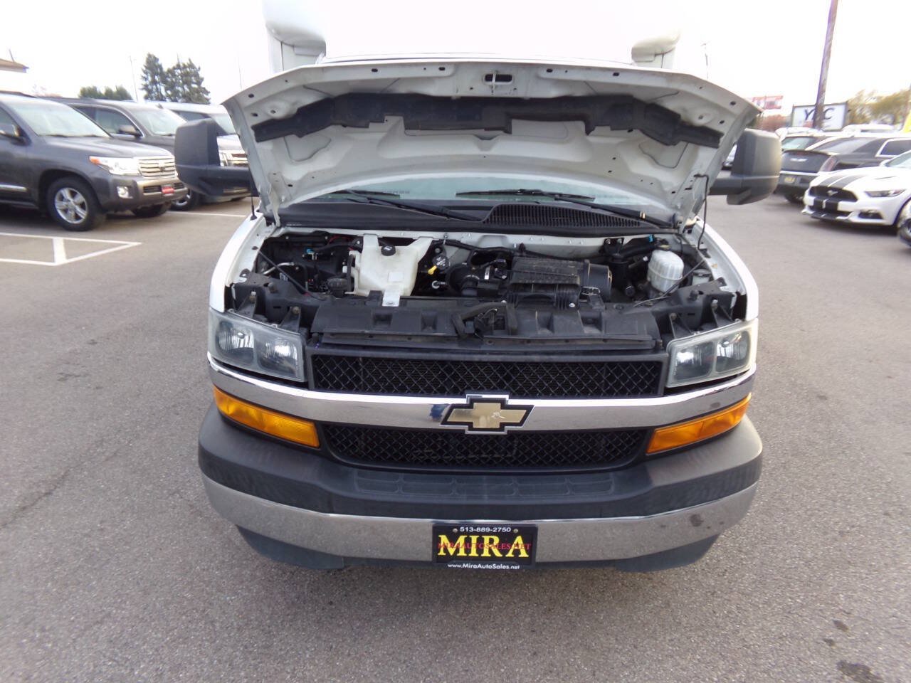 Used 2018 Chevrolet Express 3500 w/ Power Convenience Package RWD image 26