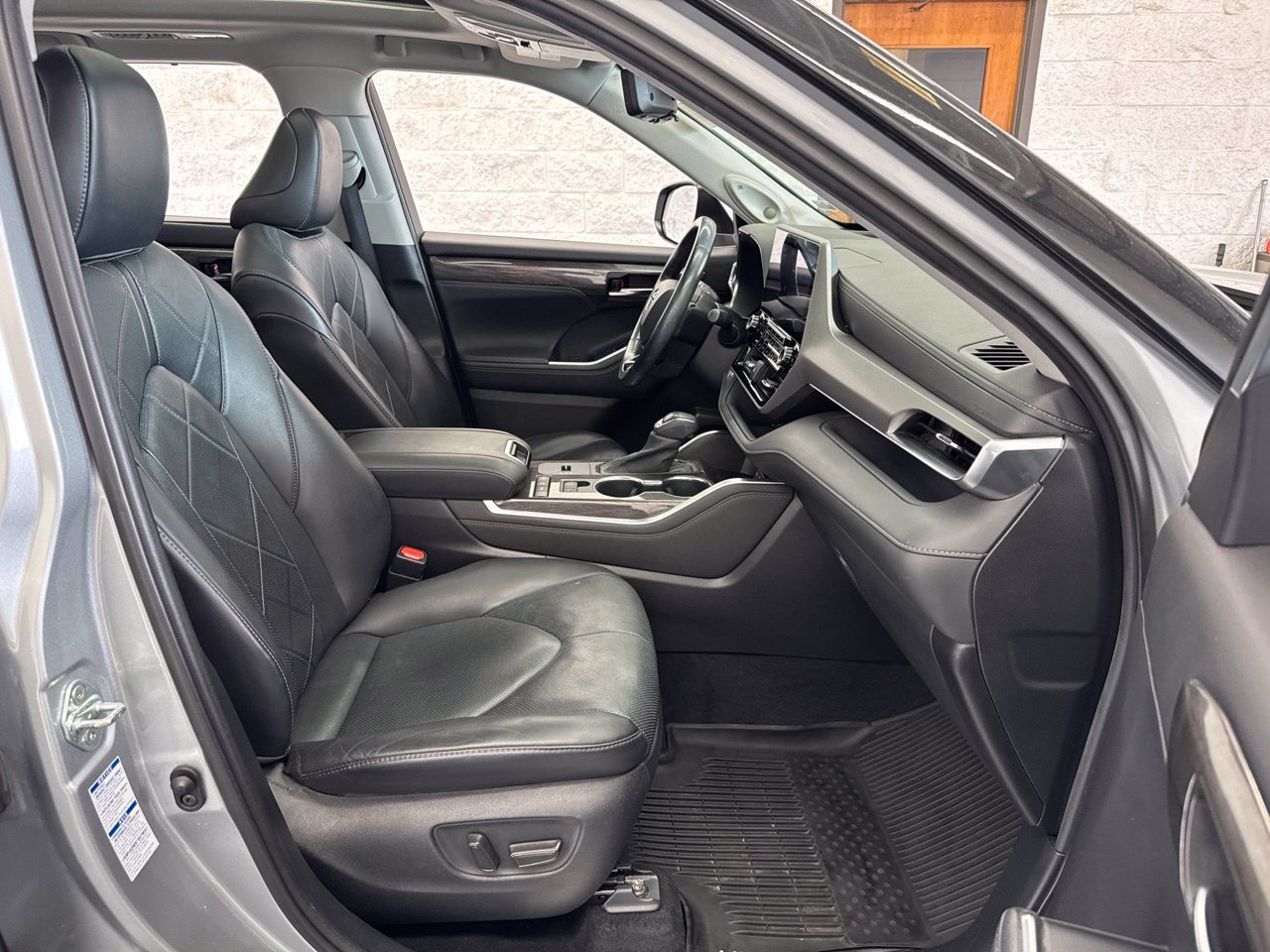Used 2021 Toyota Highlander Platinum AWD/4WD image 55