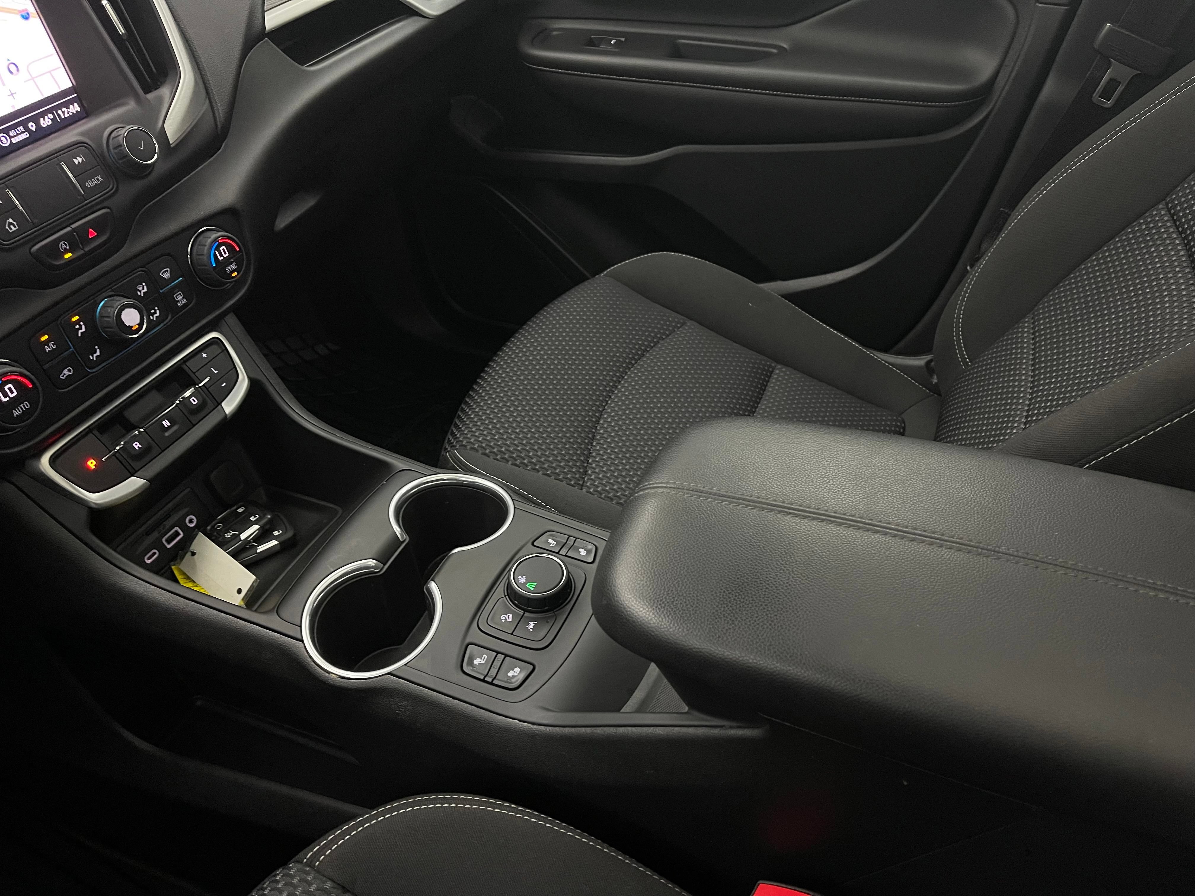 Used 2022 GMC Terrain SLE w/ Driver Convenience Package FWD image 28