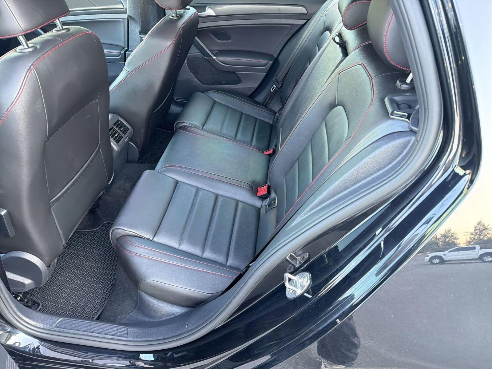 Used 2018 Volkswagen GTI SE w/ SE Leather Package FWD image 15
