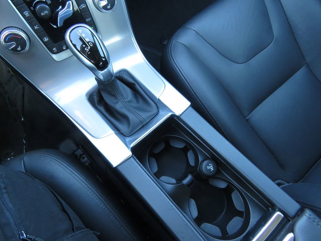 Used 2018 Volvo S60 T5 Inscription image 23