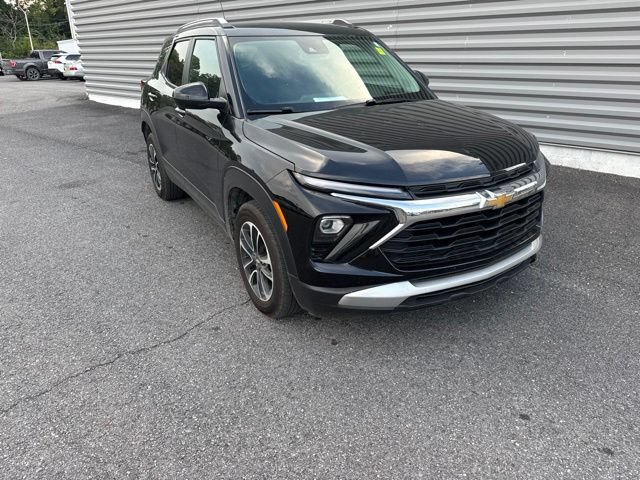 Used 2025 Chevrolet TrailBlazer LT w/ Convenience Package FWD image 6