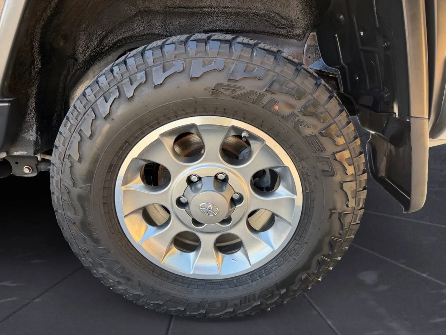 Used 2013 Toyota FJ Cruiser 4WD image 36