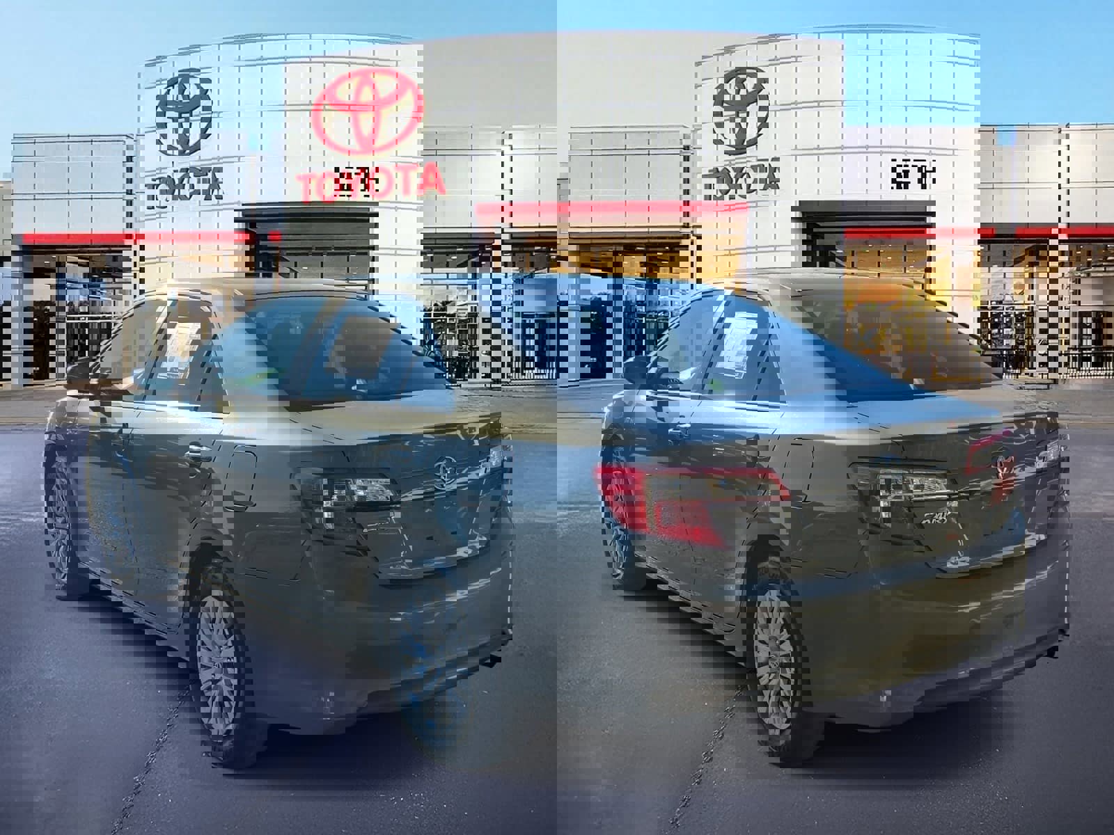 Used 2014 Toyota Camry L image 7