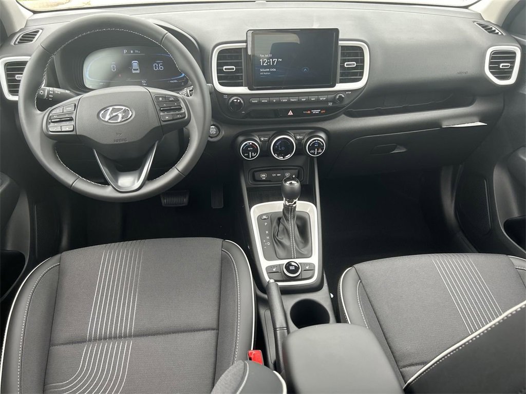 New 2025 Hyundai Venue Limited image 3
