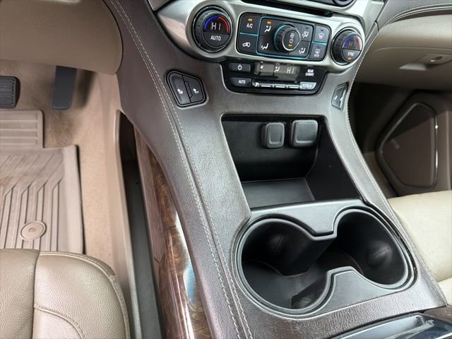 Used 2019 Chevrolet Suburban LT w/ Luxury Package image 14