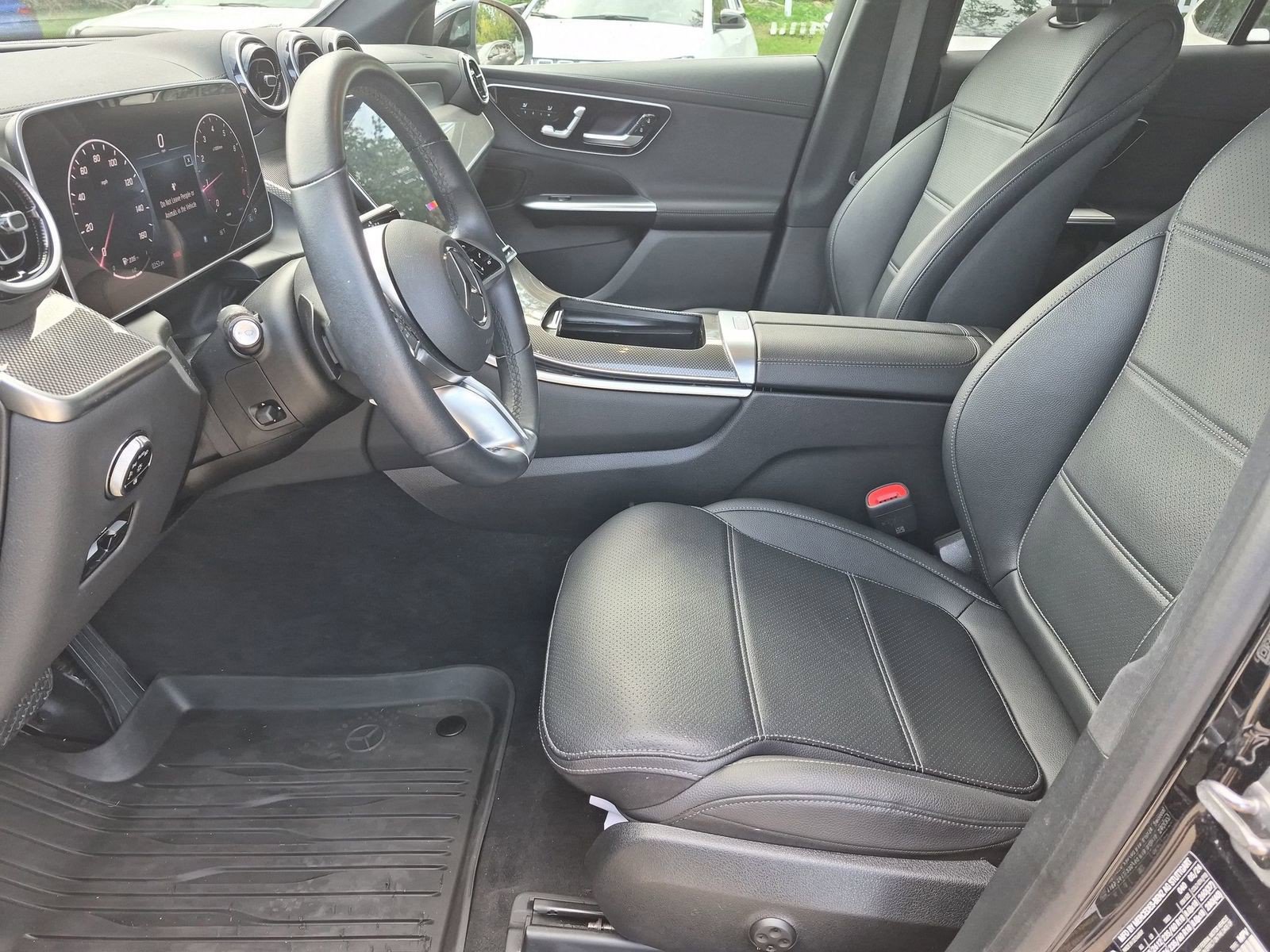 Used 2024 Mercedes-Benz GLC 300 4MATIC image 28