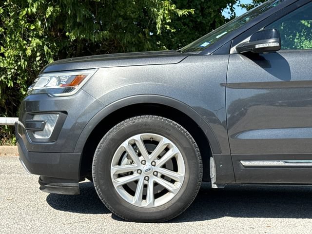 Used 2016 Ford Explorer XLT w/ Equipment Group 202A FWD image 5