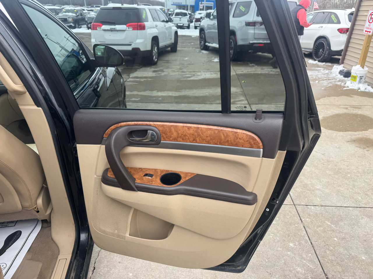 Used 2011 Buick Enclave CXL image 16