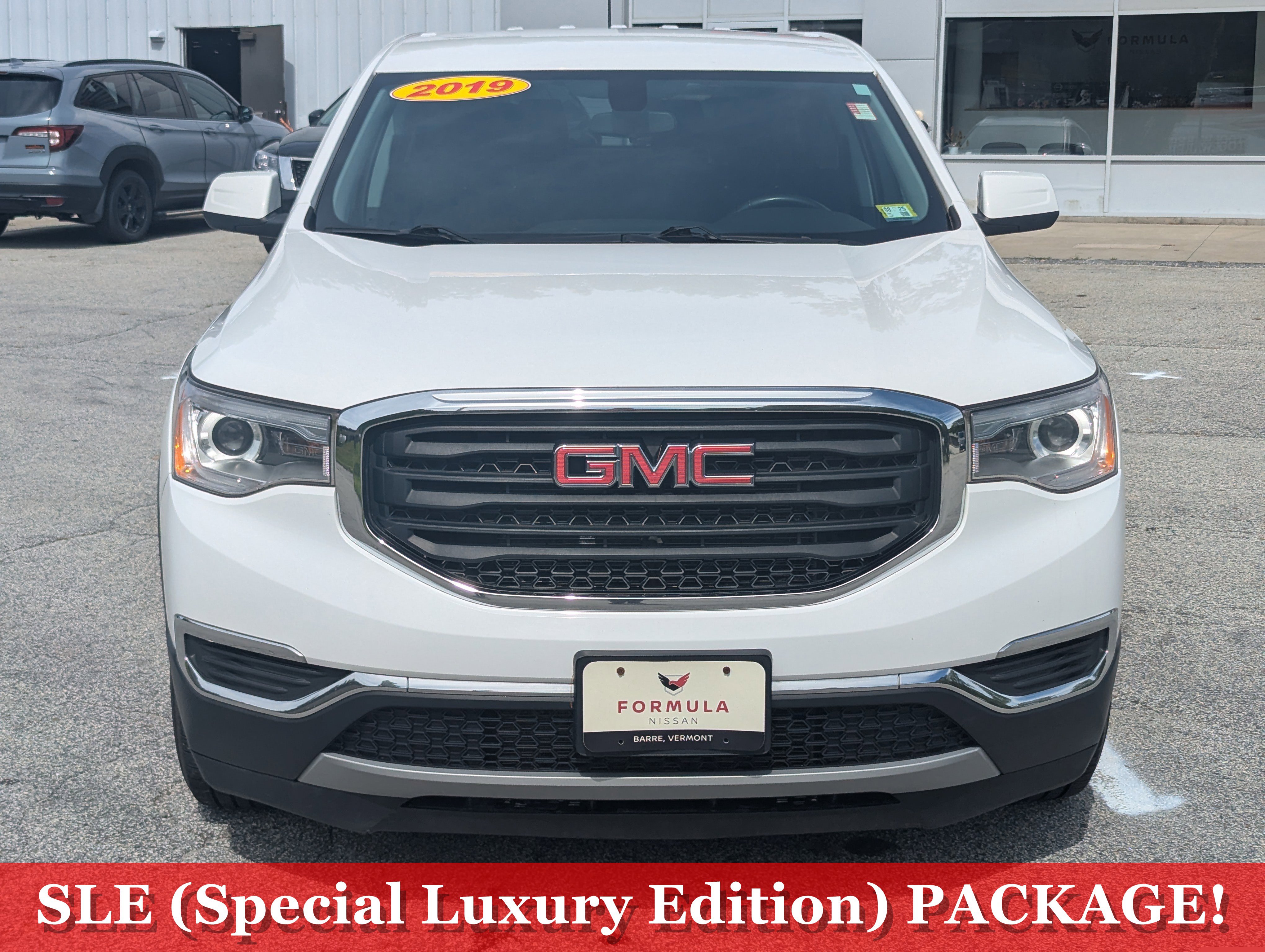 Used 2019 GMC Acadia SLE image 2