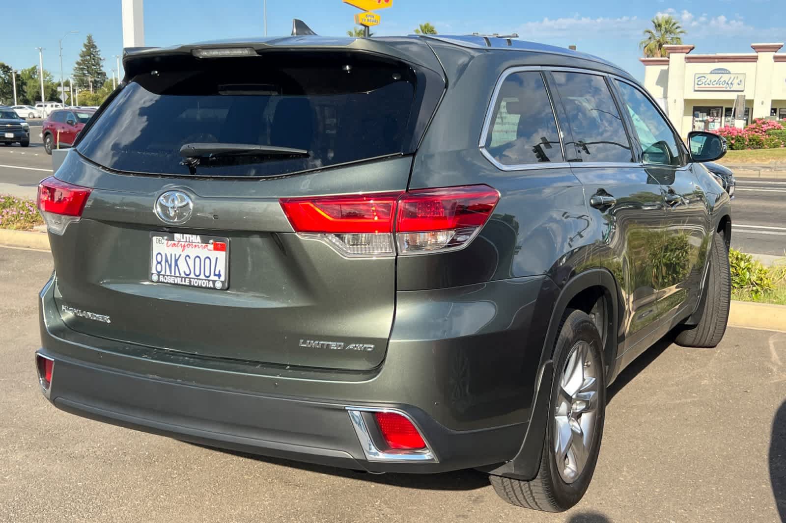 Used 2019 Toyota Highlander Limited AWD/4WD image 4