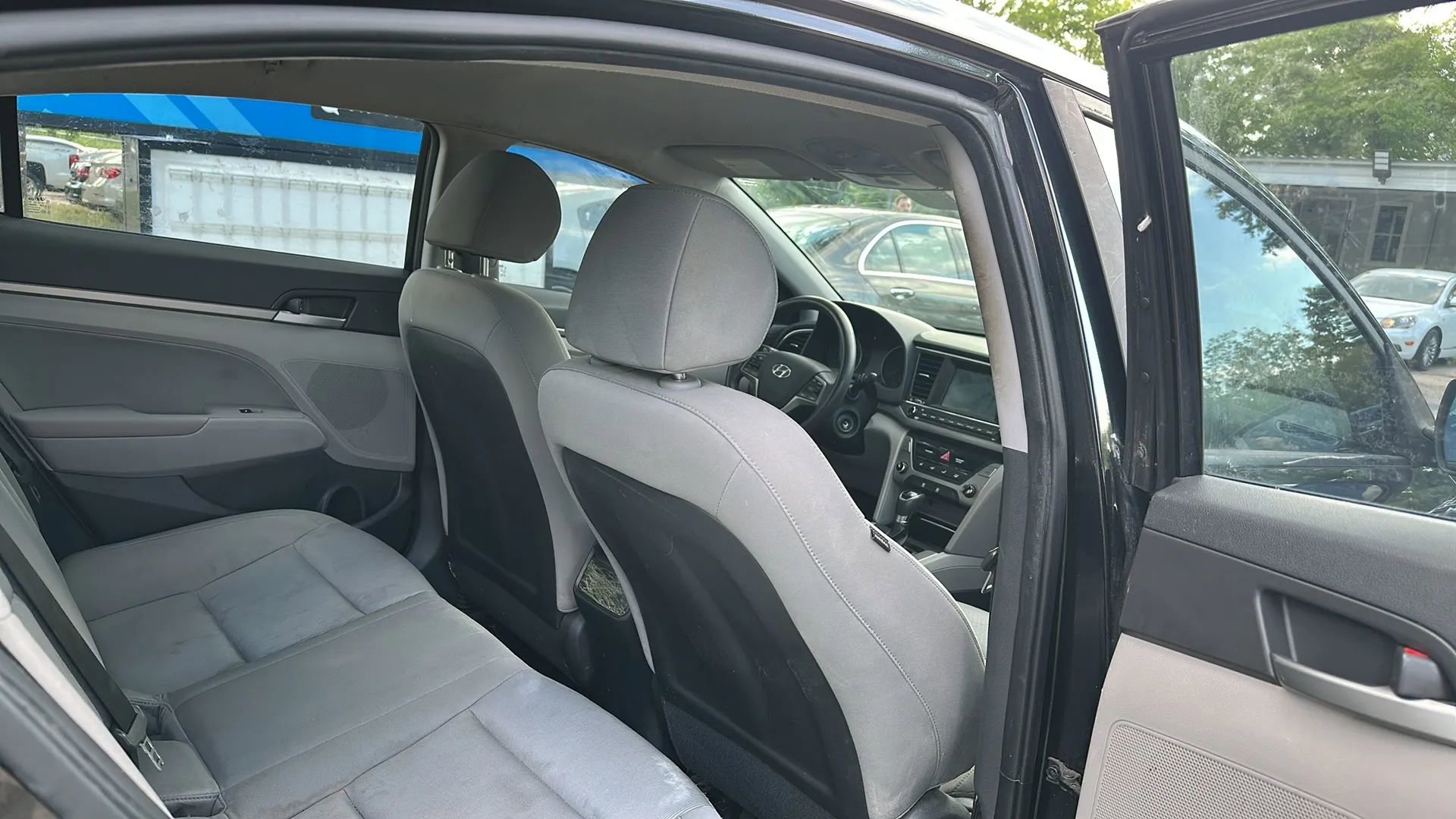 Used 2017 Hyundai Elantra SE FWD image 20