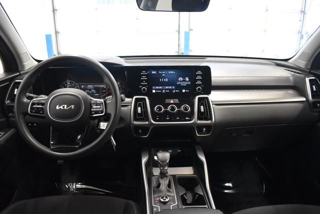 Used 2023 Kia Sorento LX AWD/4WD image 5