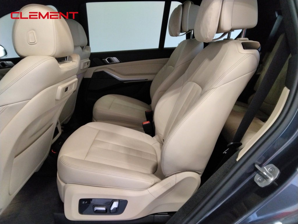 Used 2021 BMW X7 xDrive40i w/ Premium Package image 34