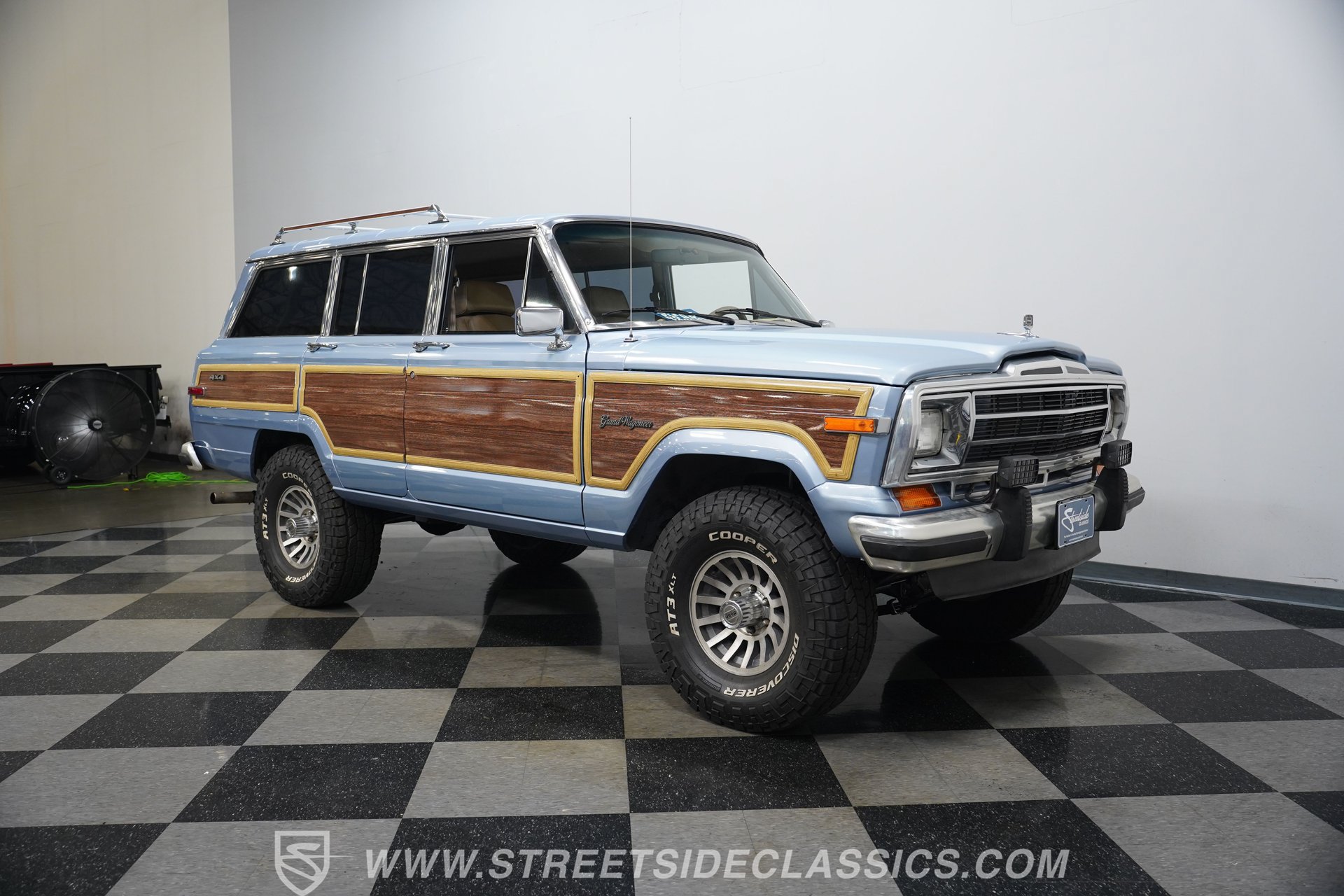 Used 1989 Jeep Grand Wagoneer AWD/4WD image 16