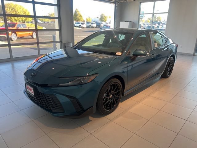 New 2026 Toyota Camry SE w/ Convenience Package AWD/4WD image 3