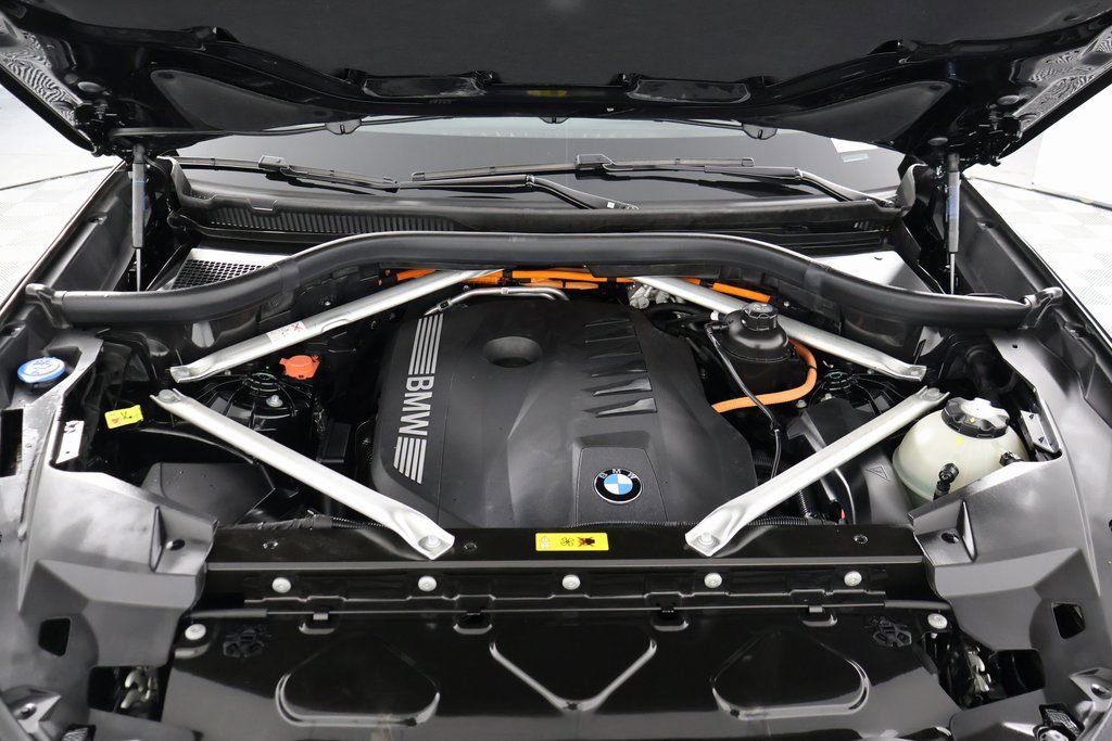 Used 2024 BMW X5 xDrive50e w/ M Sport Package image 15